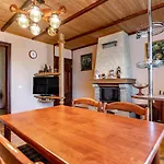 Emerald House Lägenhet Mykulytjyn