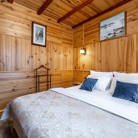 Appartamento Emerald House Mykulychyn