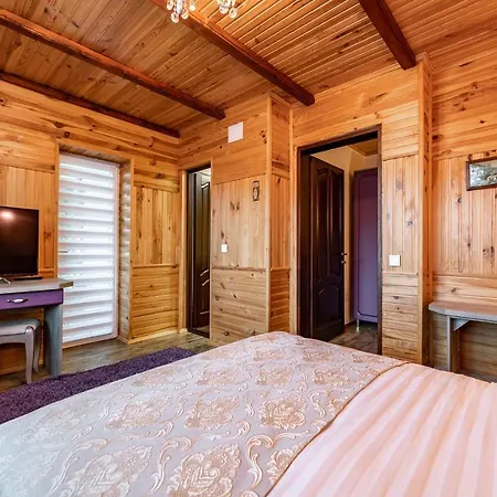 Emerald House アパート *