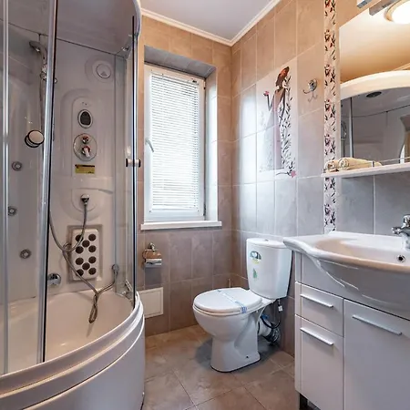 Emerald House 아파트