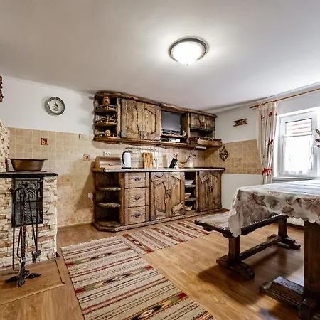 아파트 Emerald House *