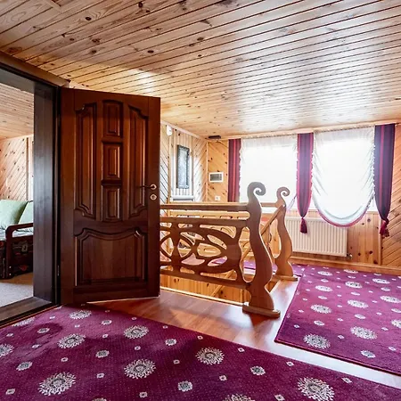 Apartment Emerald House Mykulychyn