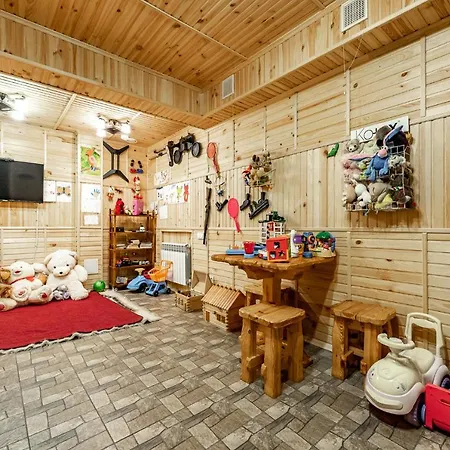 Apartment Emerald House Mykulychyn