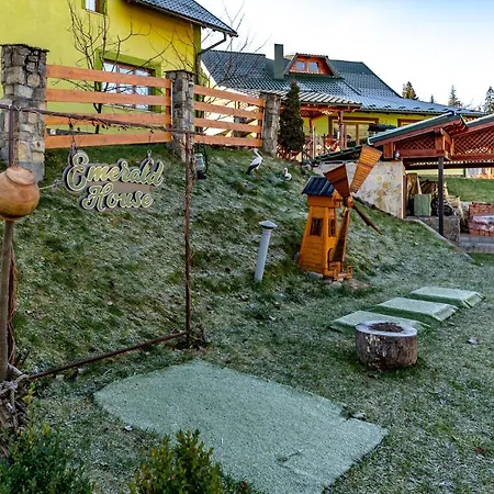 Emerald House Mykulytschyn