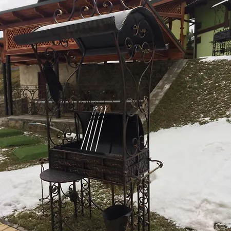 아파트 Emerald House 미쿨리친