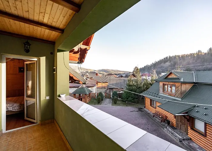 Emerald House Mykulychyn