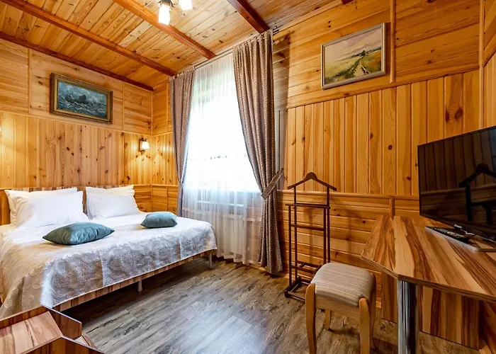 Emerald House Mykulychyn