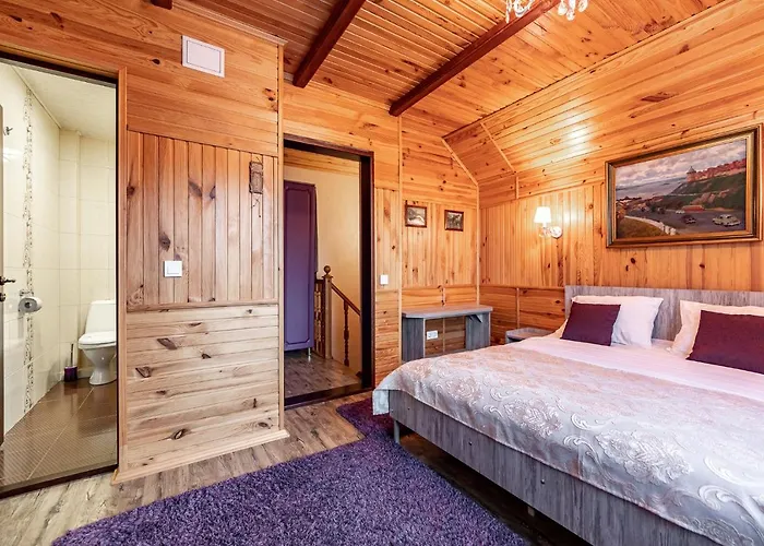 Emerald House Mykulychyn