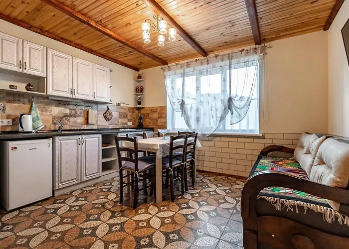 Emerald House * Mykulychyn