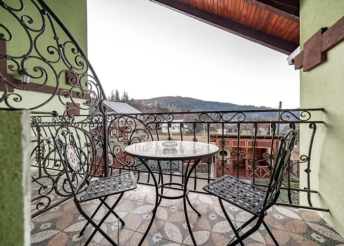 Emerald House Appartamento Mykulychyn