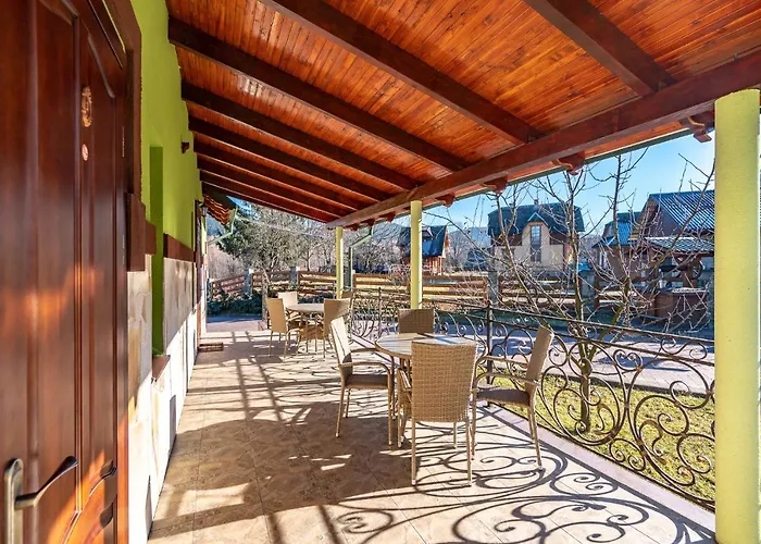 Appartamento Emerald House Mykulychyn