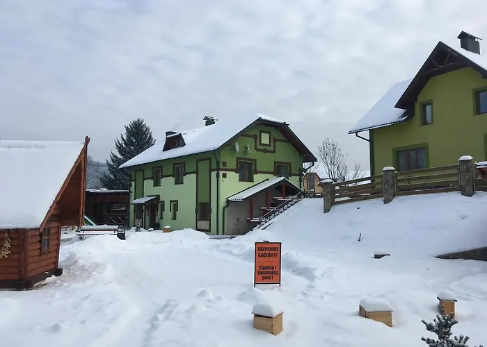 Emerald House Mykulychyn