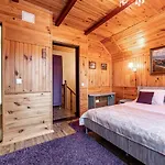 Emerald House Mykulychyn