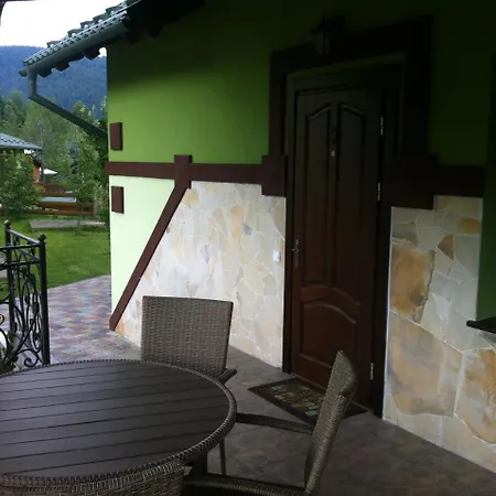 Emerald House Апартаменты Микуличин